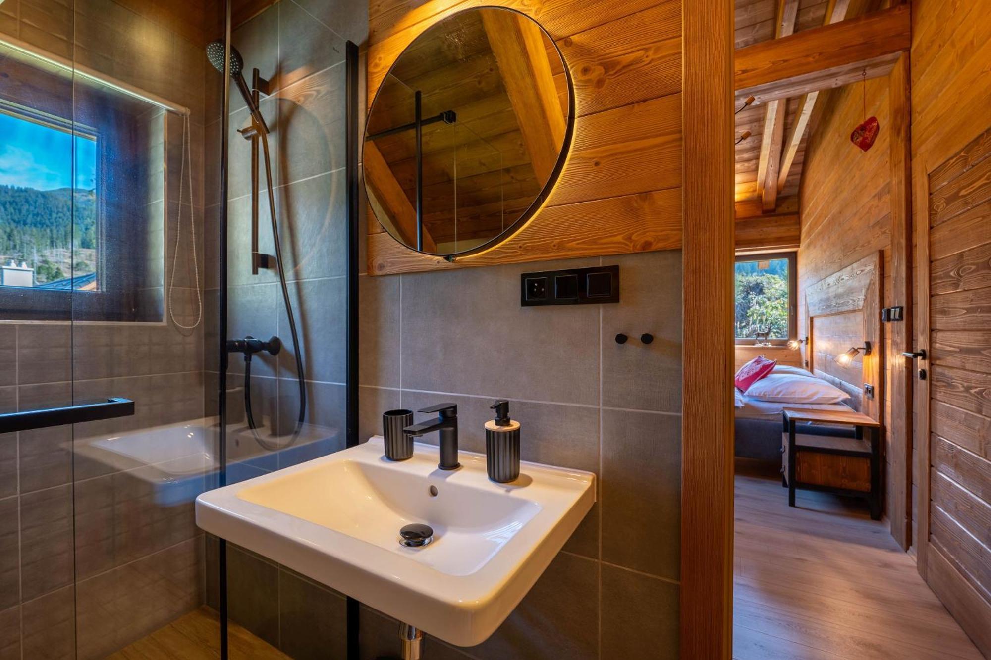 Hillview Jasna Chalet เดมานอฟสกา โดลินา ภายนอก รูปภาพ